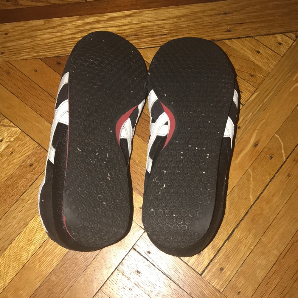 Sneakers - Picture 6 of 7